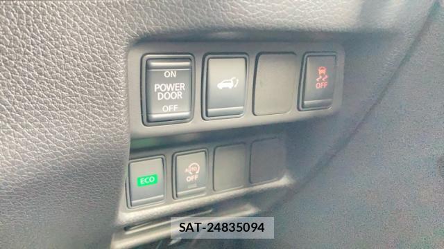 Nissan X-TRAIL 2017-08 8223598-19