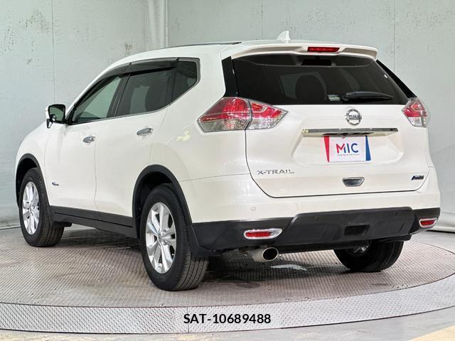 Nissan X-TRAIL 2015-09 8224050-16
