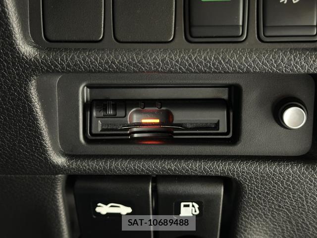 Nissan X-TRAIL 2015-09 8224050-4