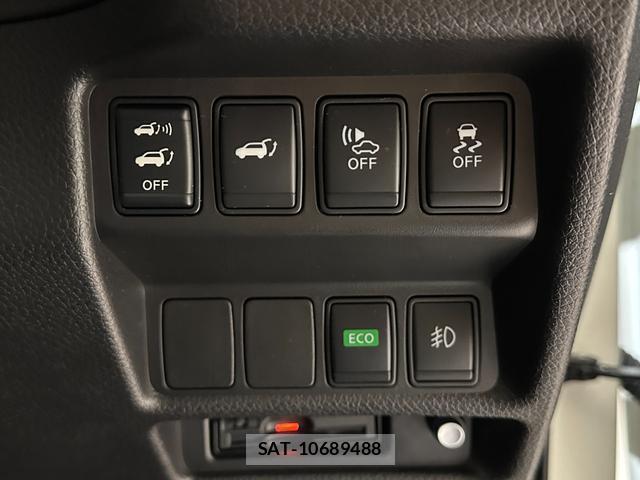Nissan X-TRAIL 2015-09 8224050-5