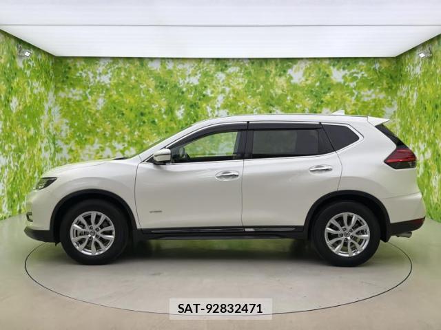 Nissan X-TRAIL 2017-06 8225076-1