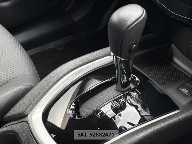 Nissan X-TRAIL 2017-06 8225076-17