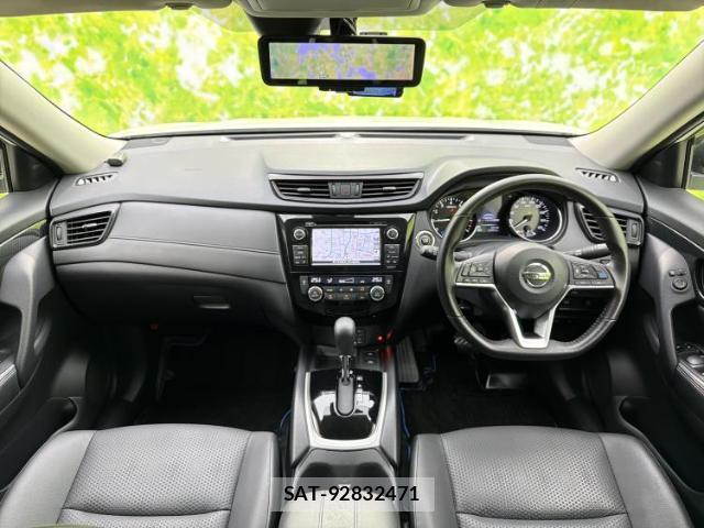 Nissan X-TRAIL 2017-06 8225076-3