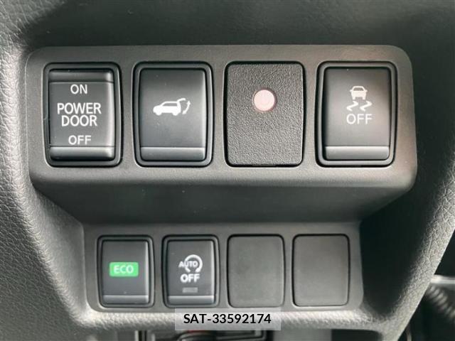 Nissan X-TRAIL 2018-03 8225091-12