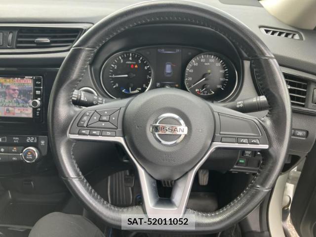 Nissan X-TRAIL 2018-01 8225181-15
