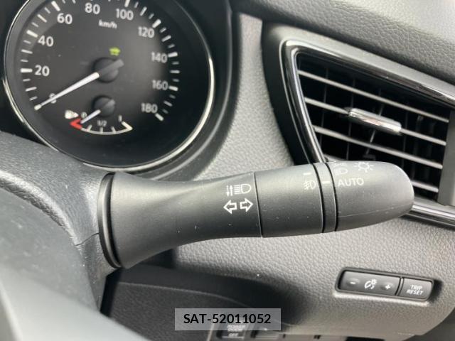 Nissan X-TRAIL 2018-01 8225181-16