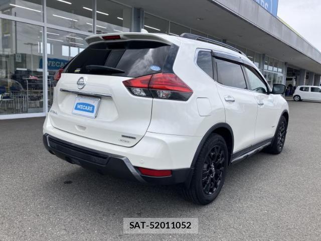 Nissan X-TRAIL 2018-01 8225181-2