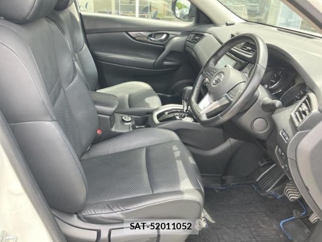 Nissan X-TRAIL 2018-01 8225181-3