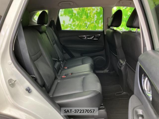 Nissan X-TRAIL 2020-07 8225230-4