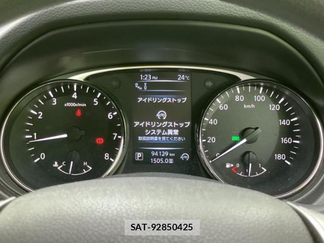 Nissan X-TRAIL 2016-12 8225324-13