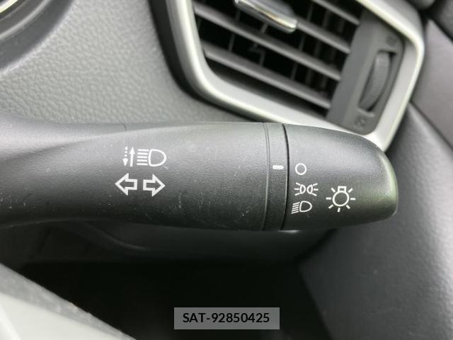 Nissan X-TRAIL 2016-12 8225324-15