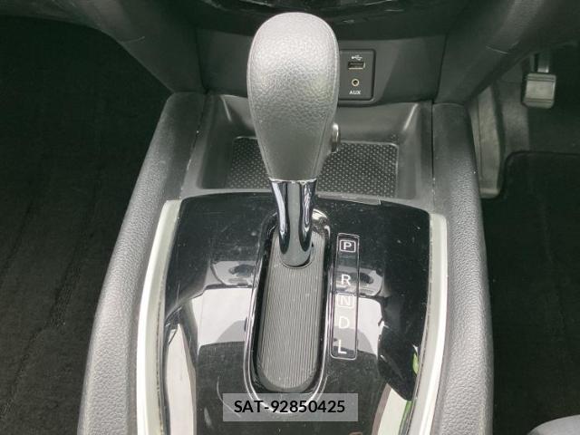 Nissan X-TRAIL 2016-12 8225324-17