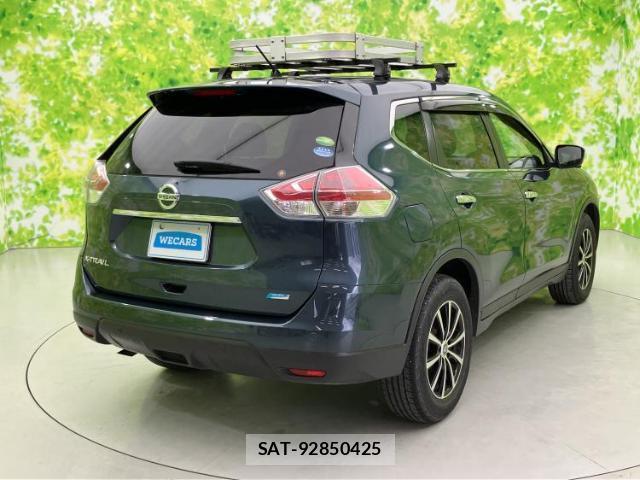 Nissan X-TRAIL 2016-12 8225324-2