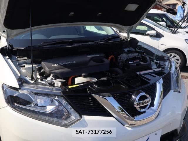 Nissan X-TRAIL 2017-04 8225600-4