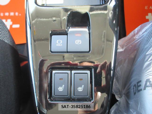 Suzuki X BEE 2026-07 8216287-17
