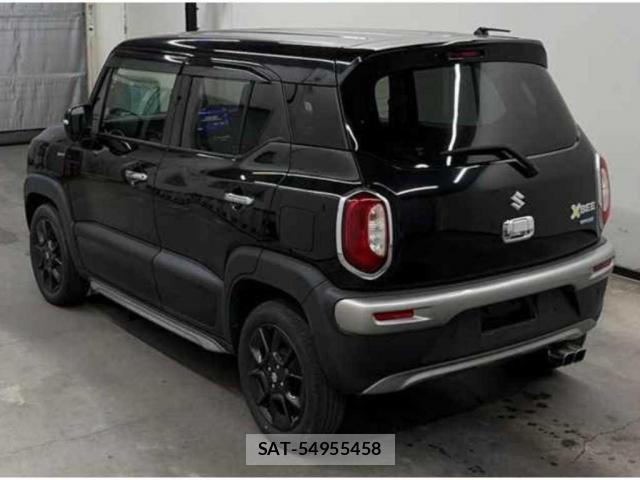 Suzuki X BEE 2022-01 8217582-1
