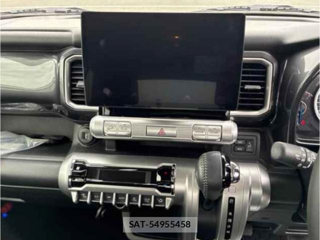 Suzuki X BEE 2022-01 8217582-4