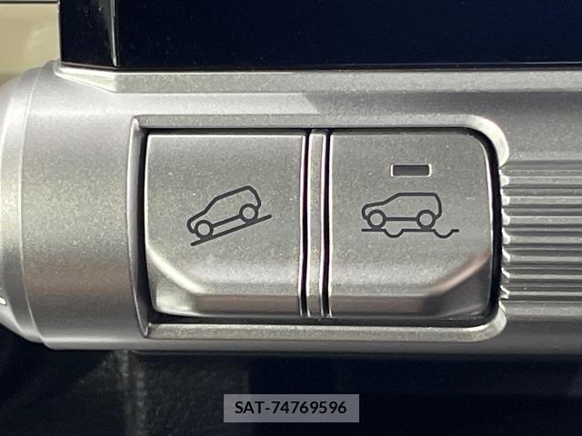 Suzuki X BEE 2019-07 8219100-5