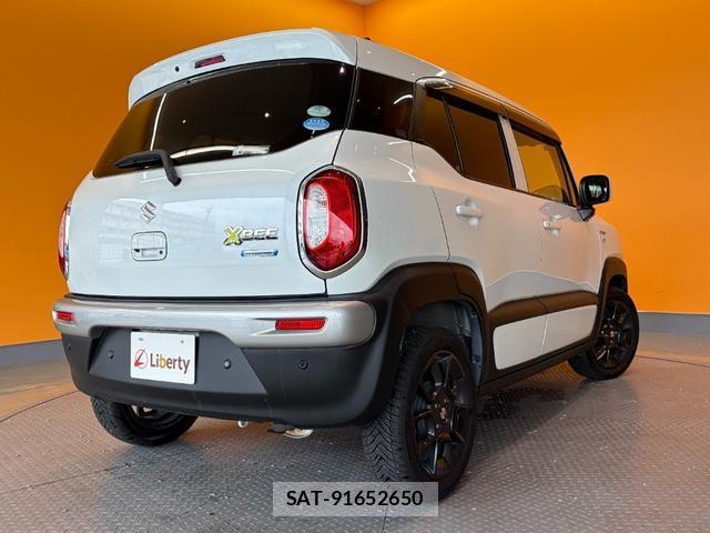 Suzuki X BEE 2018-11 8221315-10