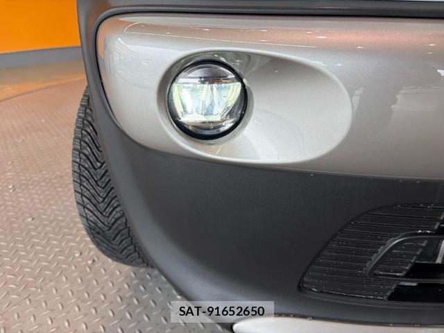 Suzuki X BEE 2018-11 8221315-15