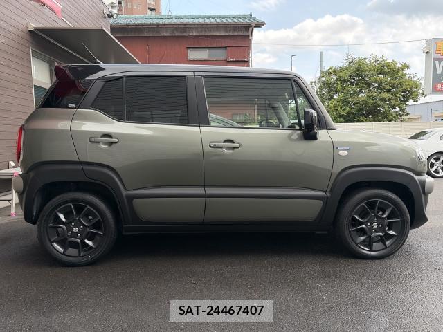 Suzuki X BEE 2021-09 8221839-5