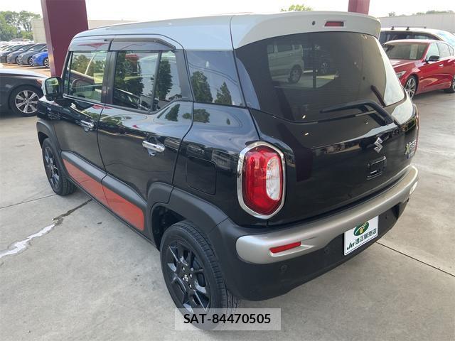 Suzuki X BEE 2018-03 8224346-7