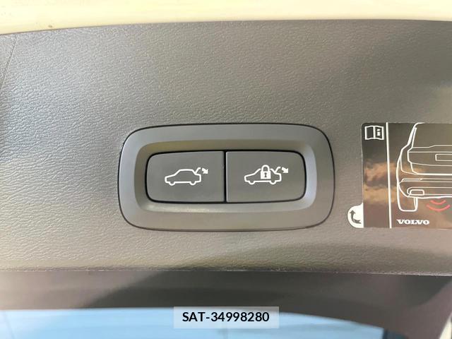 Volvo XC40 2020-08 8216596-16