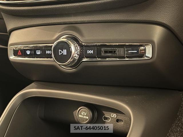 Volvo XC40 2025-07 8218289-11