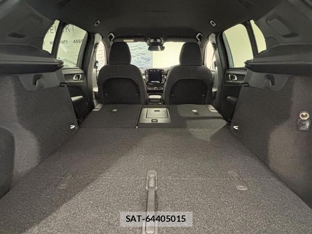 Volvo XC40 2025-07 8218289-6