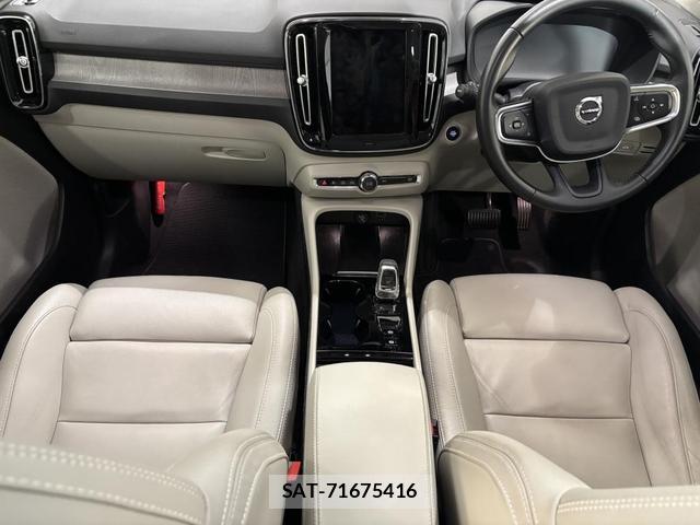 Volvo XC40 2021-06 8218290-1