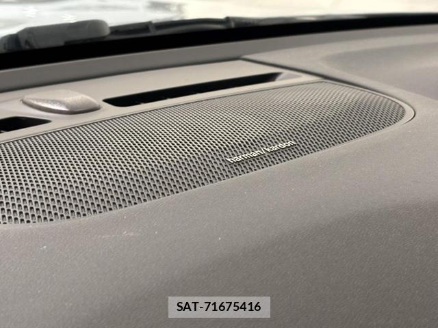 Volvo XC40 2021-06 8218290-12