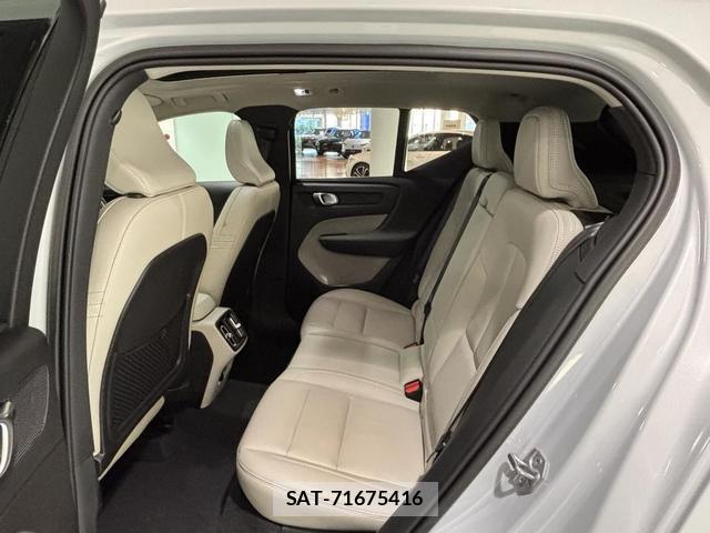 Volvo XC40 2021-06 8218290-17