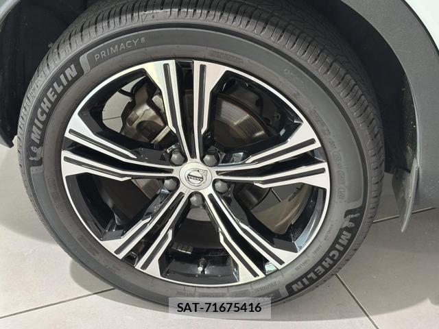 Volvo XC40 2021-06 8218290-4