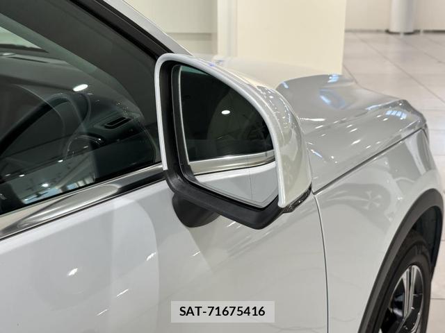 Volvo XC40 2021-06 8218290-7