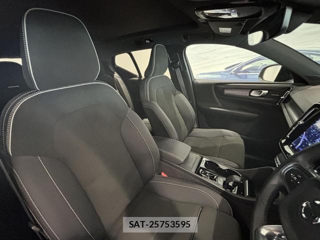 Volvo XC40 2024-12 8218291-1
