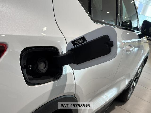 Volvo XC40 2024-12 8218291-11