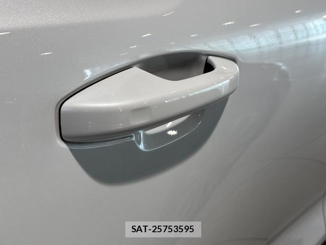 Volvo XC40 2024-12 8218291-12