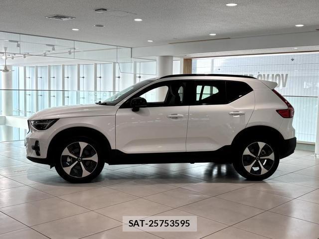 Volvo XC40 2024-12 8218291-3