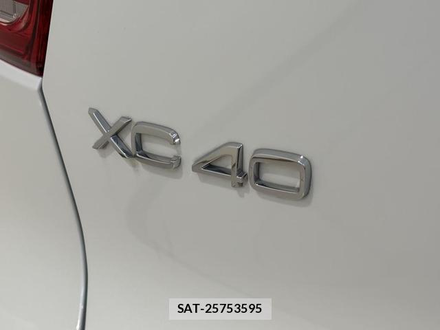 Volvo XC40 2024-12 8218291-6