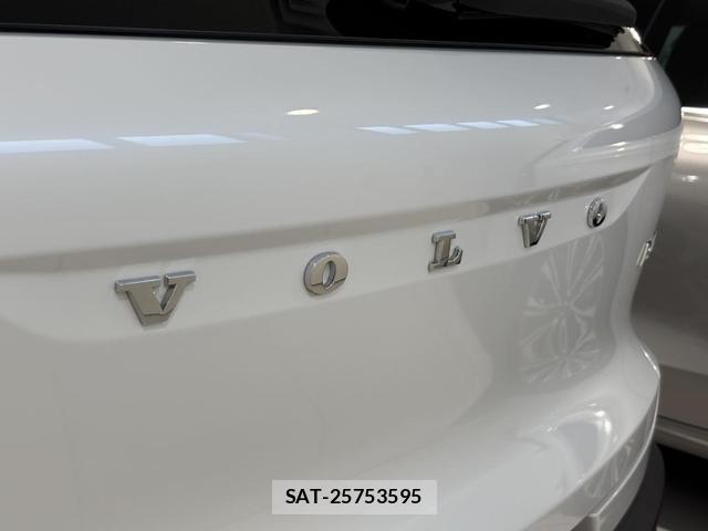 Volvo XC40 2024-12 8218291-7