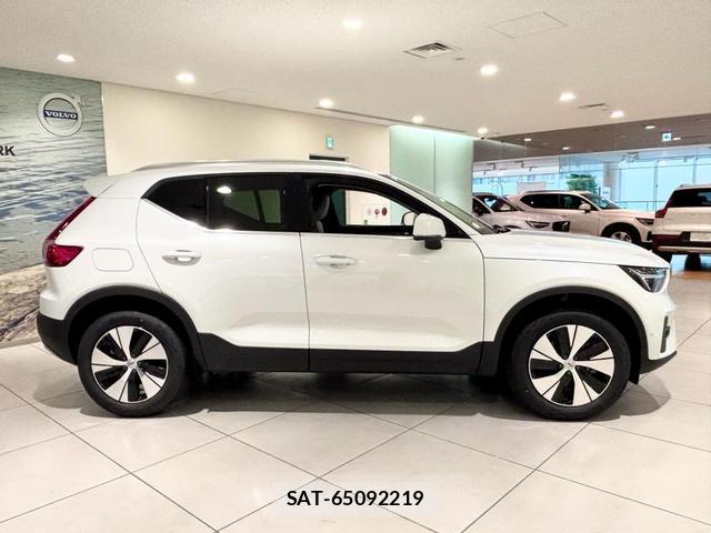 Volvo XC40 2025-09 8218293-3