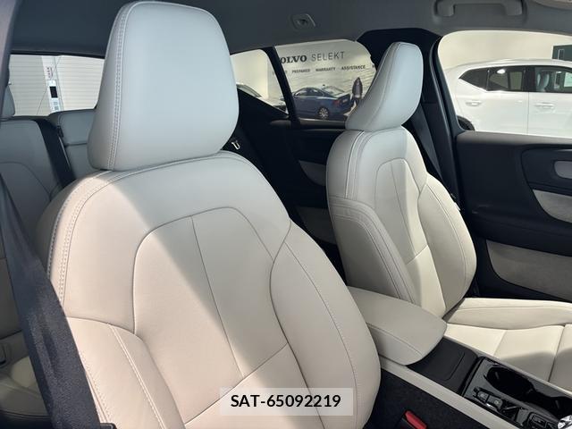 Volvo XC40 2025-09 8218293-6