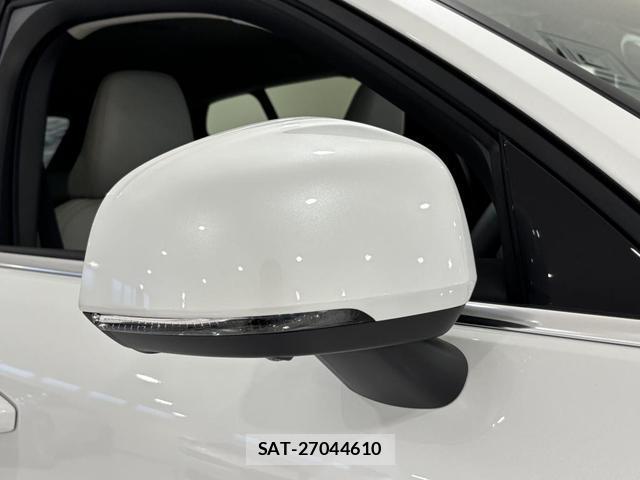 Volvo XC40 2025-09 8218294-13