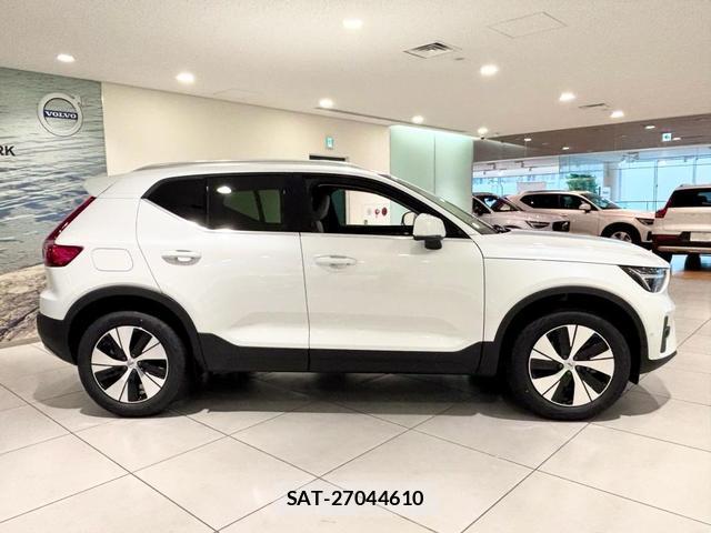 Volvo XC40 2025-09 8218294-3
