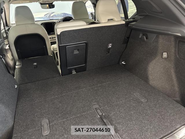 Volvo XC40 2025-09 8218294-4