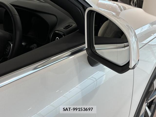 Volvo XC40 2025-07 8218299-12