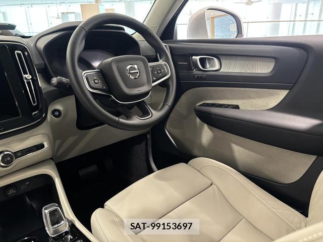 Volvo XC40 2025-07 8218299-16