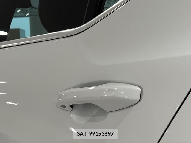 Volvo XC40 2025-07 8218299-6