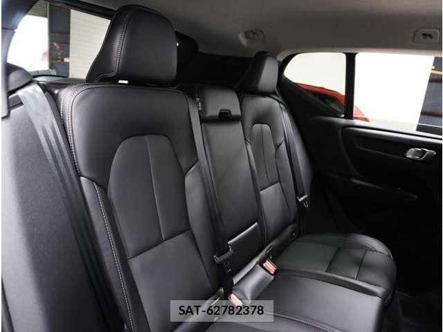 Volvo XC40 2025-12 8220495-1