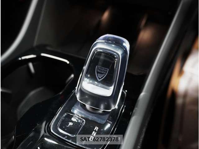 Volvo XC40 2025-12 8220495-4